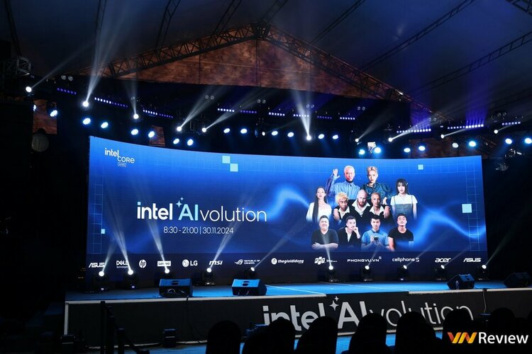 intel-aivolution-07 (Copy).jpg